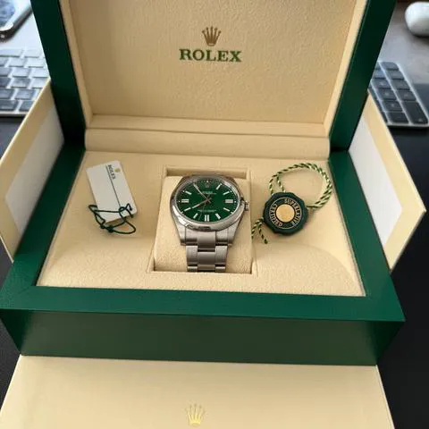 Rolex Oyster Perpetual 41 124300 41mm Stainless steel Green 2