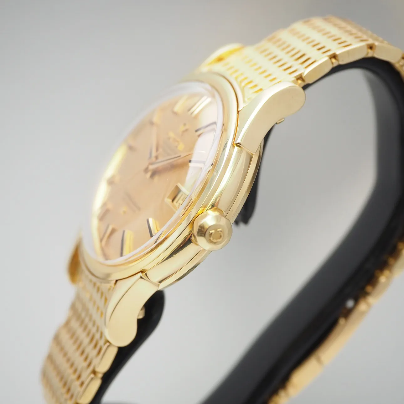 Omega Constellation Calendar 2954 35mm Yellow gold 3