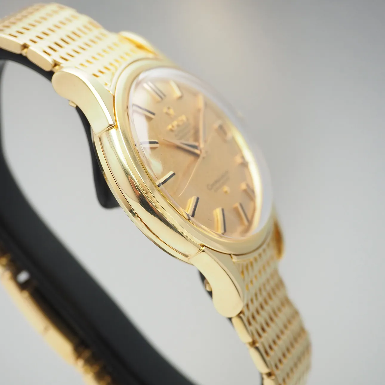 Omega Constellation Calendar 2954 35mm Yellow gold 6