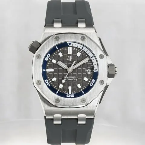 Audemars Piguet Royal Oak Offshore Diver 15720ST.OO.A009CA.01 42mm Stainless steel Gray