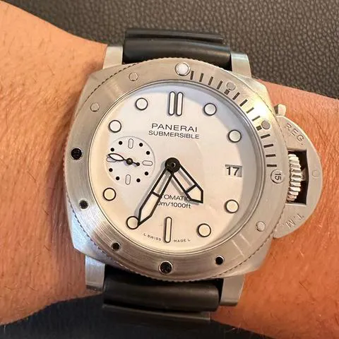 Panerai Submersible PAM02223 42mm Stainless steel White