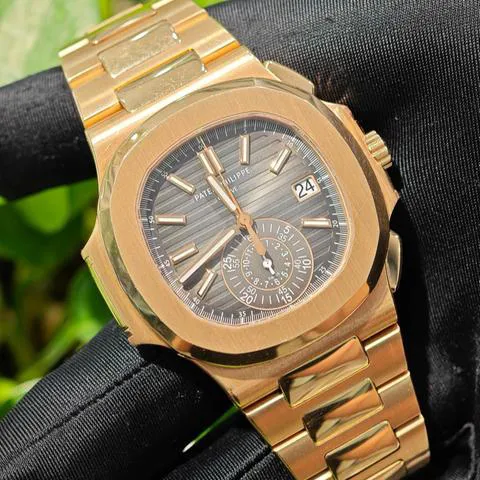 Patek Philippe Nautilus 5980/1R-001 40.5mm Rose gold Black 2