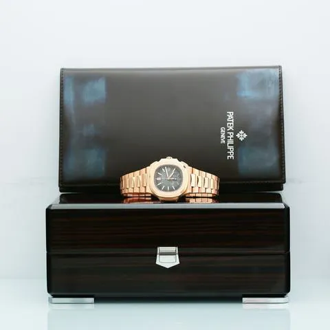 Patek Philippe Nautilus 5980/1R-001 40.5mm Rose gold Black 7