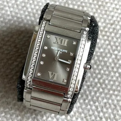 Patek Philippe Twenty~4 4910/10 25mm Stainless steel Gray