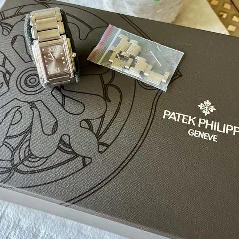 Patek Philippe Twenty~4 4910/10 25mm Stainless steel Gray 4