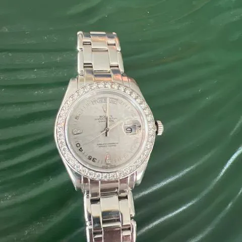 Rolex Day-Date 18946 39mm Platinum Mother-of-pearl 1