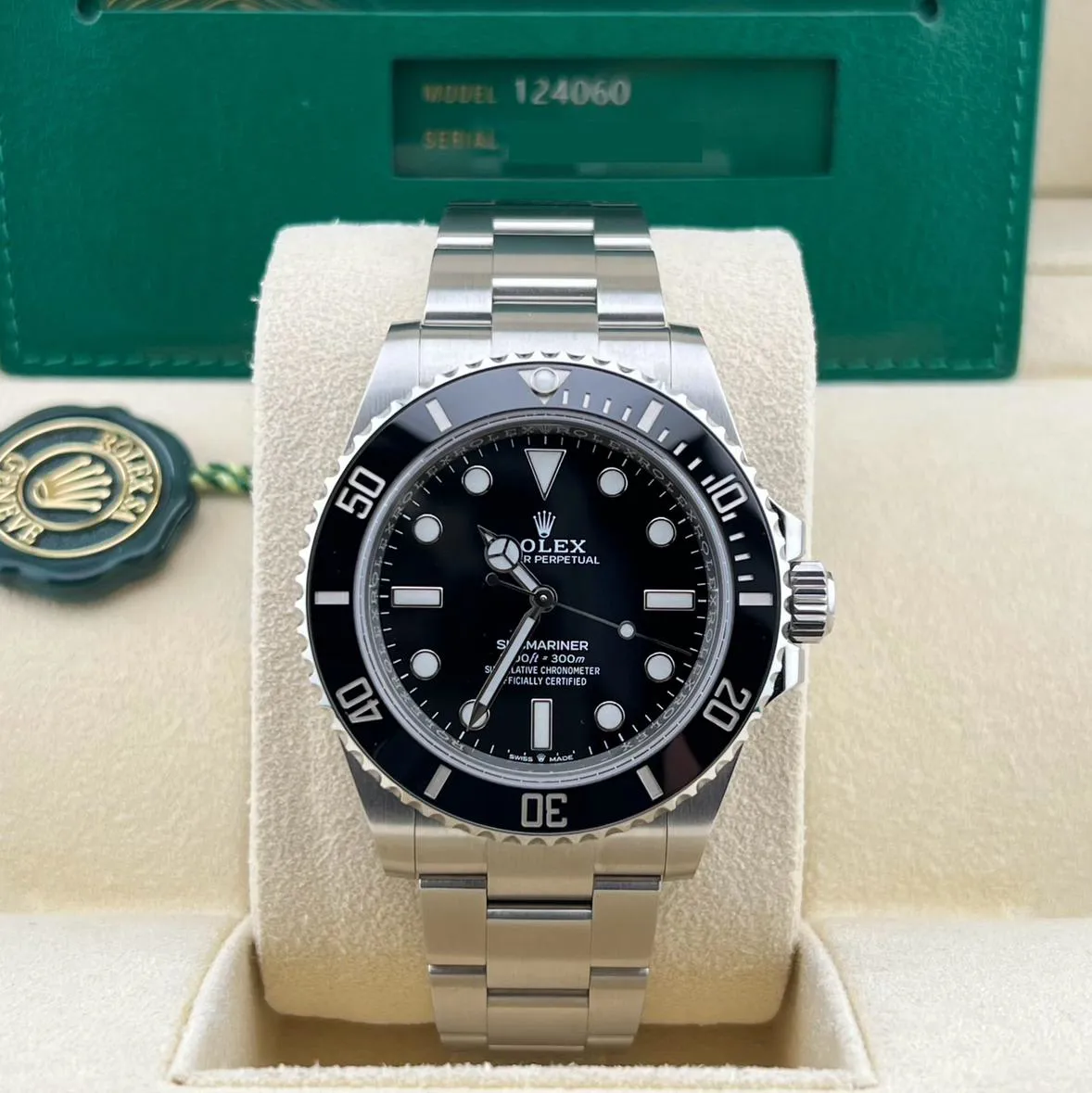 Rolex Submariner 124060-0001 41mm Oystersteel Black 2