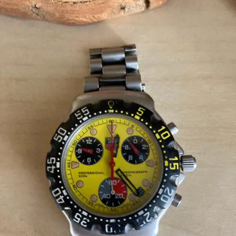 TAG Heuer Formula 1 Quartz CA1213 Stainless steel Yellow