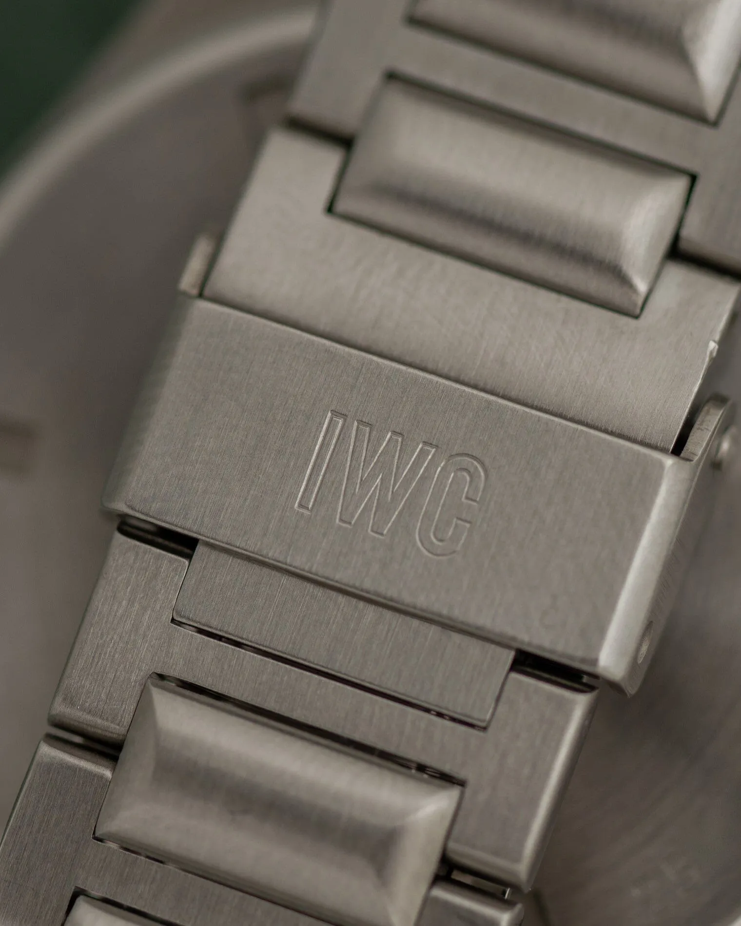 IWC Ingenieur 3521 Stainless steel White 22