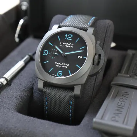 Panerai Luminor GMT Automatic PAM 01661 44mm Carbon fiber Black 9