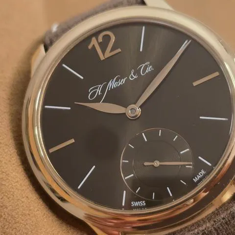 H. Moser & Cie. Endeavour 1321-0102 39mm Rose gold Brown 4