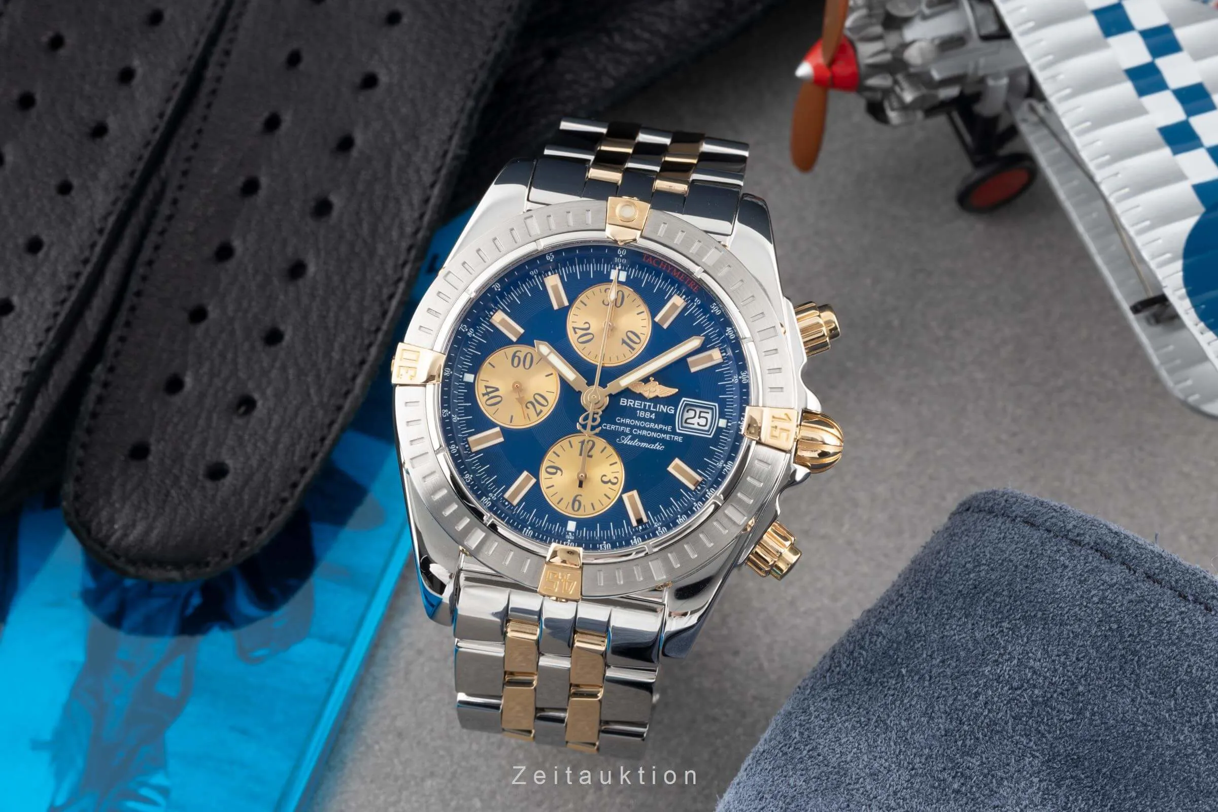 Breitling Chronomat B13356 44mm Yellow gold and Stainless steel Blue 2