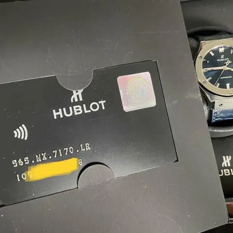 Hublot Classic Fusion Blue 565.NX.7170.LR 38mm Titanium Blue