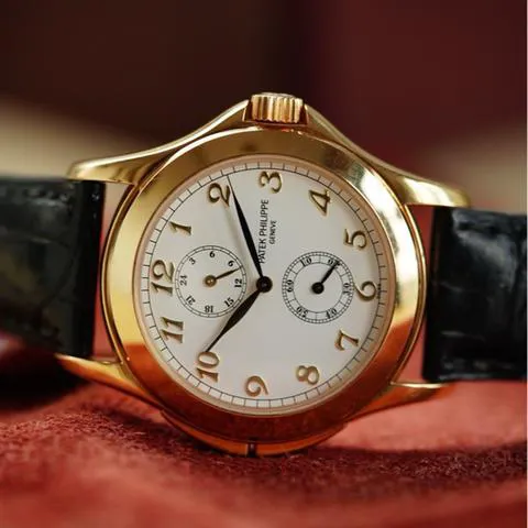 Patek Philippe Calatrava 5134J-001 37mm Yellow gold White