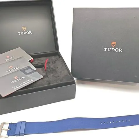 Tudor Pelagos 25707B/24 42mm Titanium Blue 4