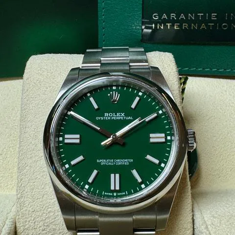 Rolex Oyster Perpetual 41 124300 41mm Stainless steel Green 1