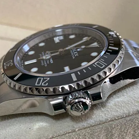 Rolex Submariner 124060 41mm Stainless steel Black 6