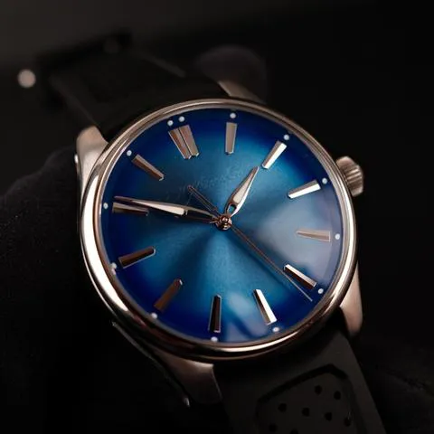 H. Moser & Cie. Pioneer 3200-1217 40mm Stainless steel Blue 1