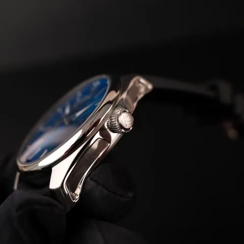 H. Moser & Cie. Pioneer 3200-1217 40mm Stainless steel Blue 2