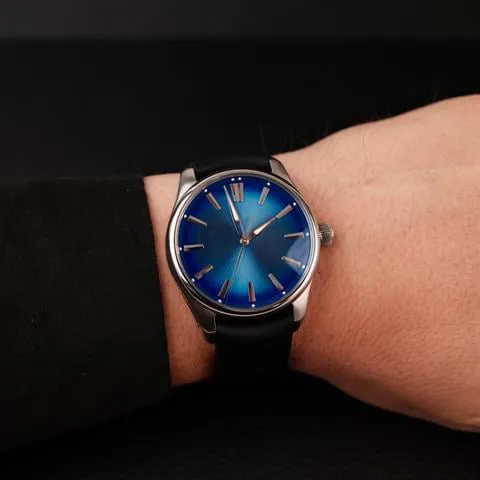 H. Moser & Cie. Pioneer 3200-1217 40mm Stainless steel Blue 9