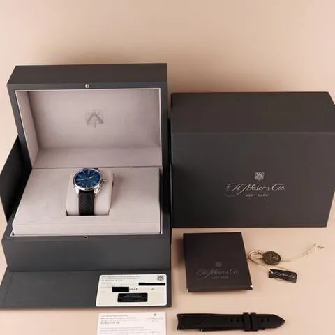 H. Moser & Cie. Pioneer 3200-1217 40mm Stainless steel Blue 10