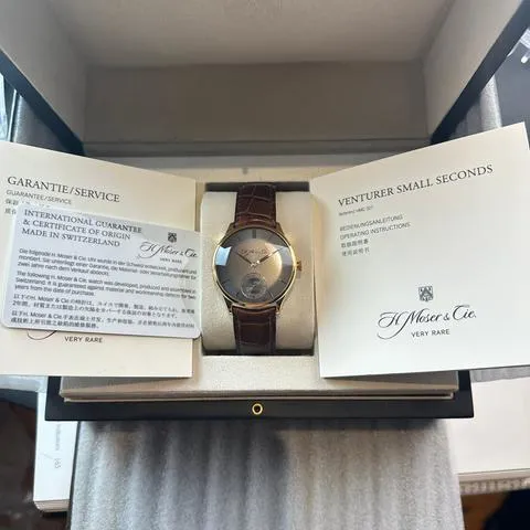 H. Moser & Cie. Venturer 2327-0402 39mm Rose gold Gray 9