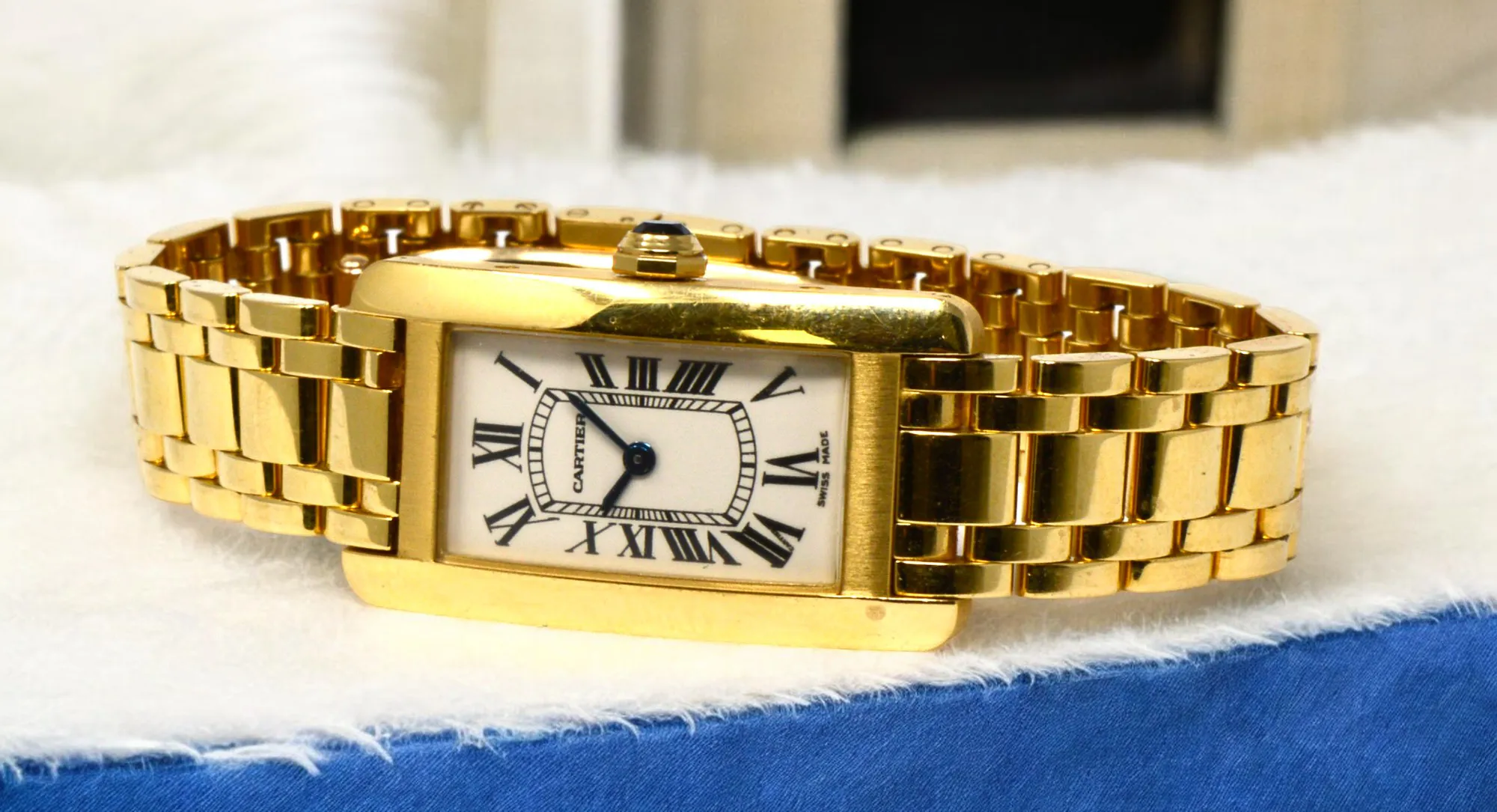 Cartier Tank Américaine W26015K2 35mm 18k yellow gold Ivory 2