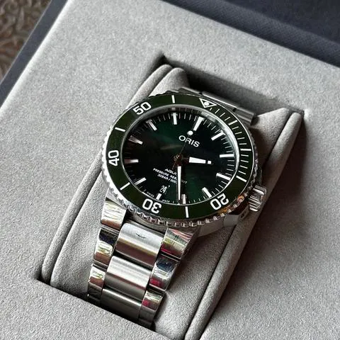 Oris Aquis Date 01 733 7730 4157-07 8 24 05PEB 43.5mm Stainless steel Green