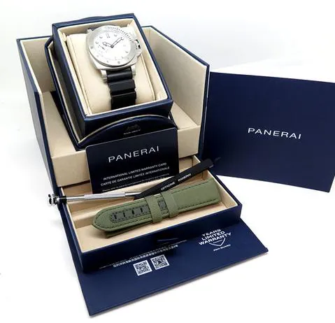 Panerai Submersible PAM02223 42mm Stainless steel White 1