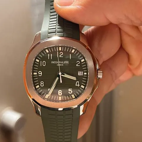 Patek Philippe Aquanaut 5168G-010 White gold Green 1