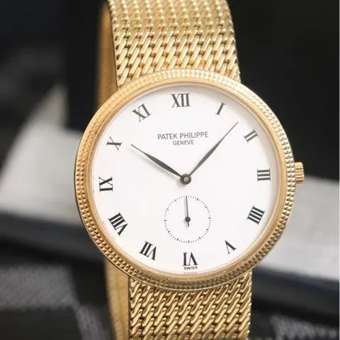 Patek Philippe Calatrava 3919J 33mm Yellow gold White