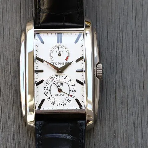 Patek Philippe Gondolo 5200G-010 32.5mm White gold White