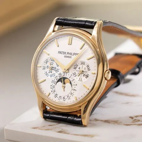 Patek Philippe Perpetual Calendar 5140J 37mm Yellow gold Silver