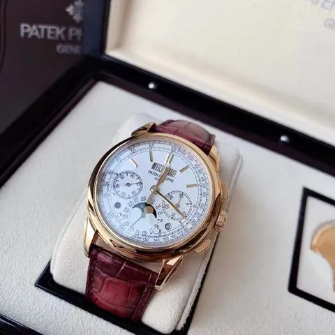 Patek Philippe Perpetual Calendar Chronograph 5270J-001 41mm Yellow gold Silver