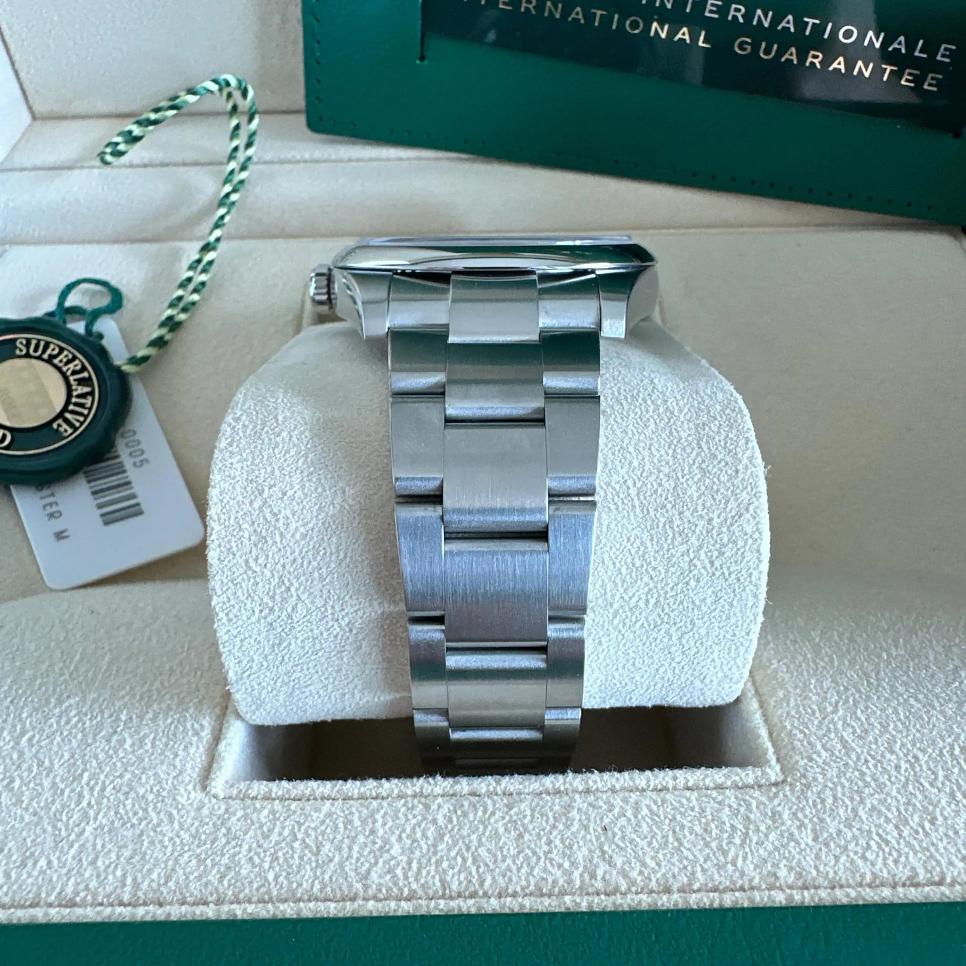 Rolex Oyster Perpetual 124300-0005 41mm Oystersteel Green 4