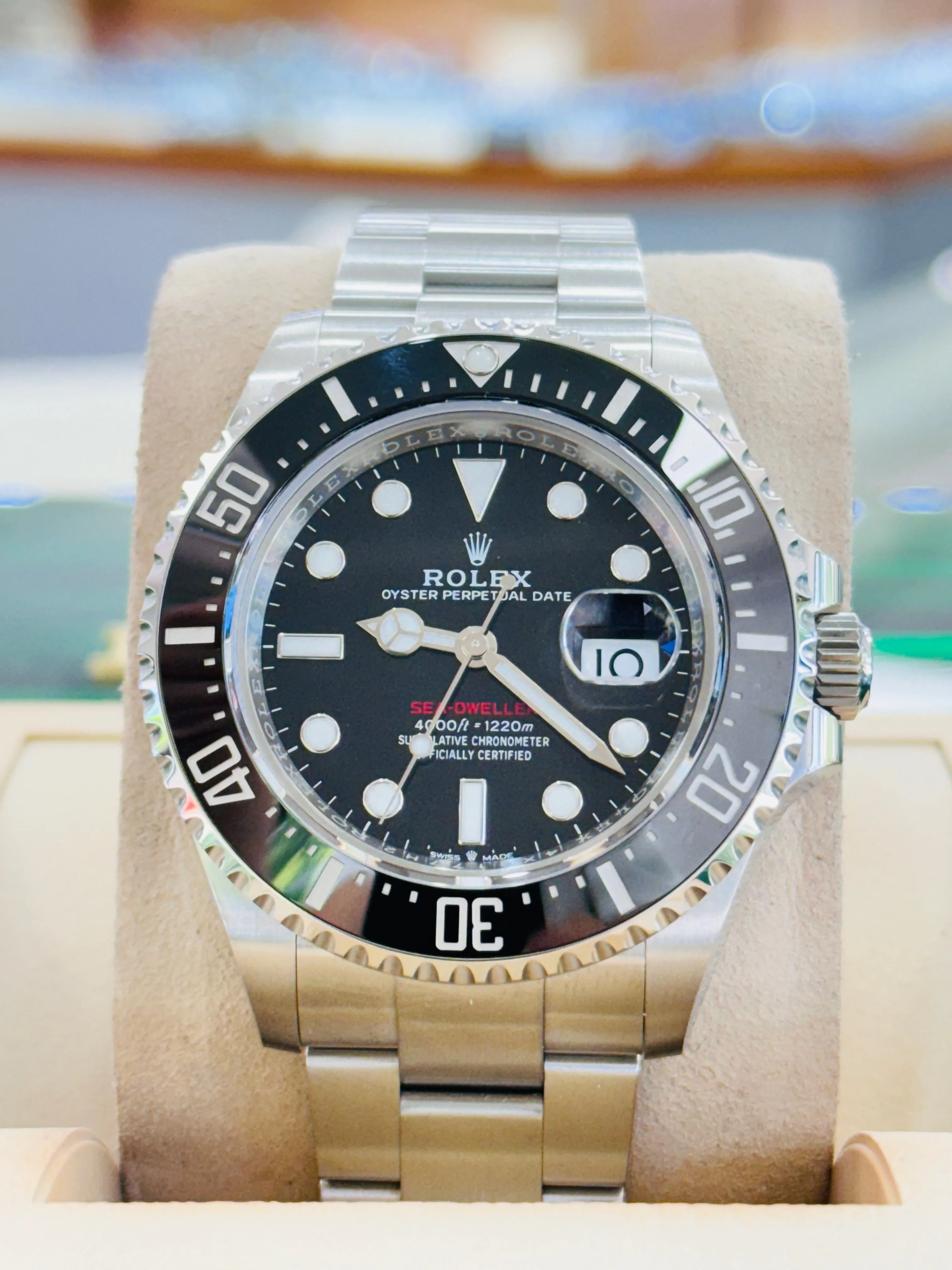 Rolex Sea-Dweller 126600 43mm Stainless steel Black