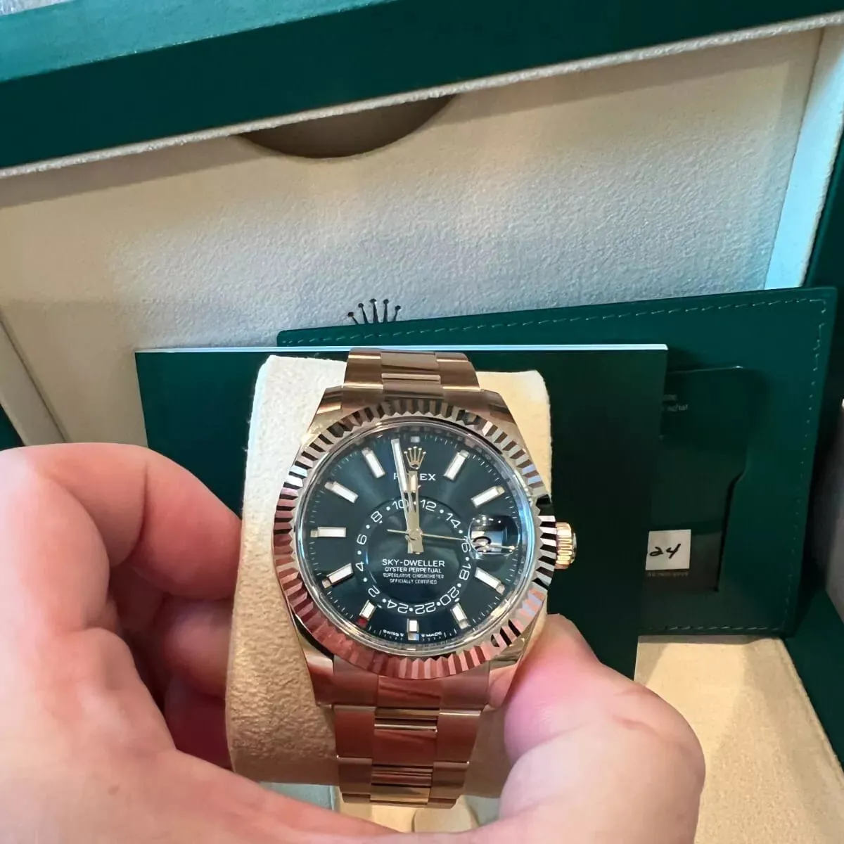 Rolex Sky-Dweller 336935-0001 42mm Everose gold Blue and Green