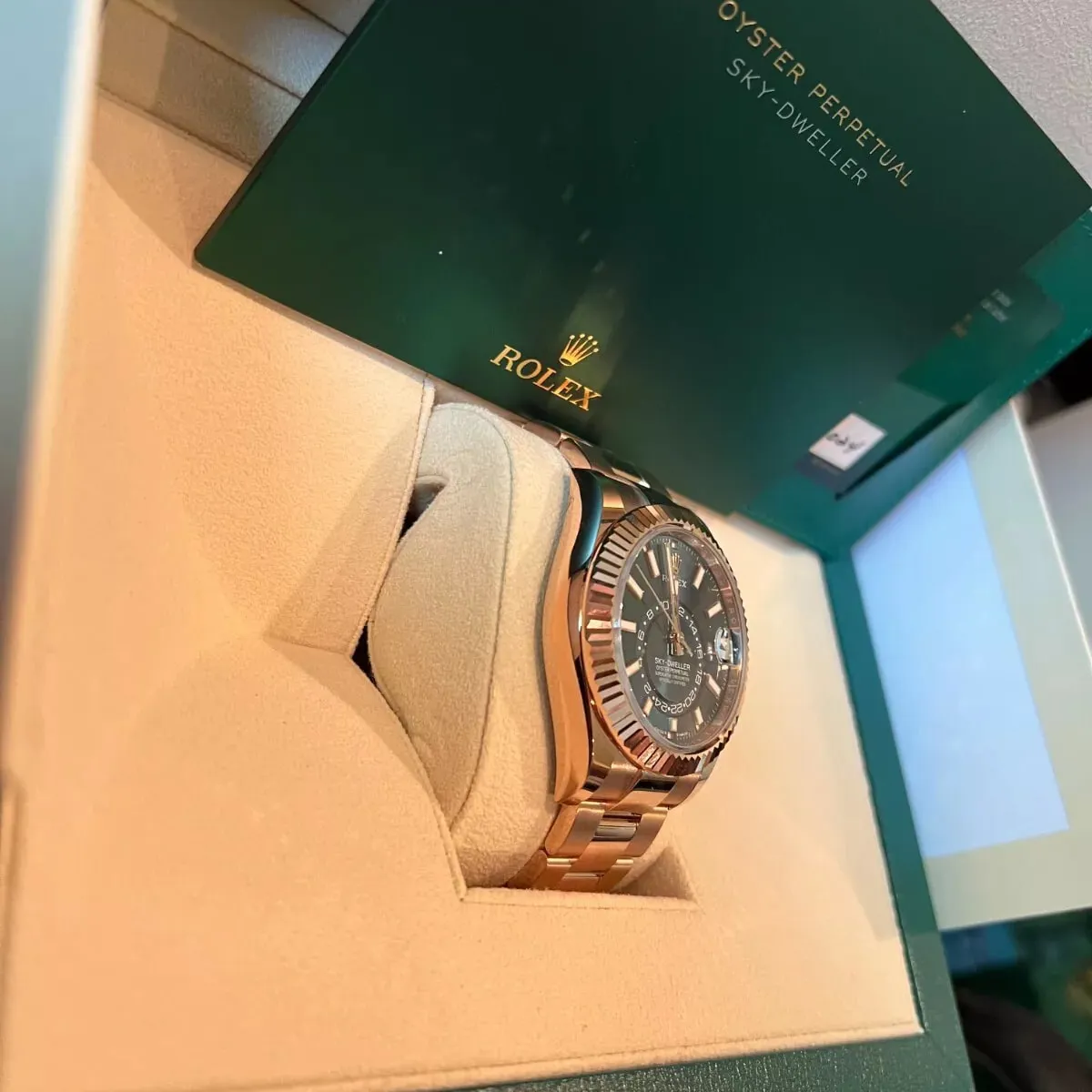 Rolex Sky-Dweller 336935-0001 42mm Everose gold Blue and Green 5