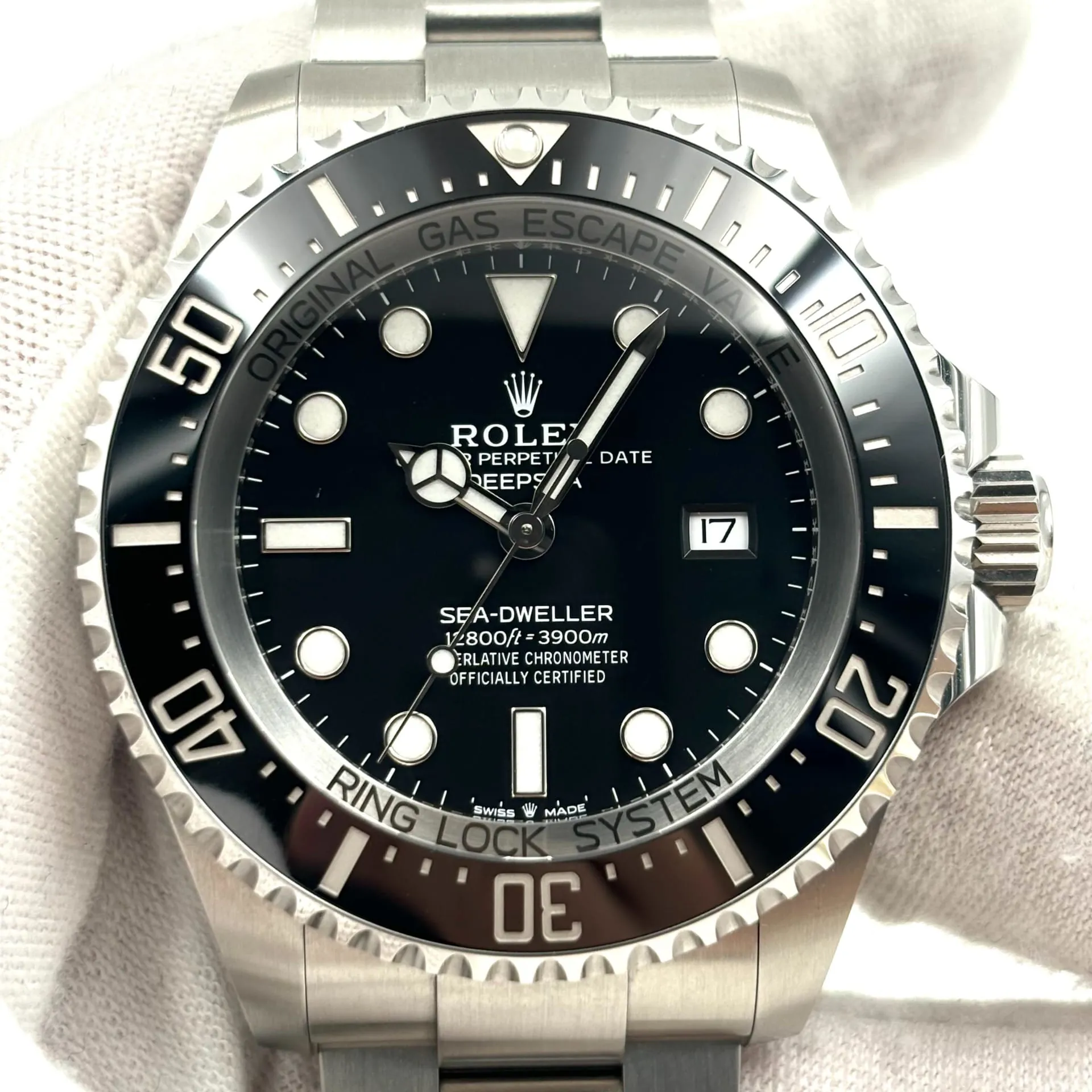 Rolex Sea-Dweller Deepsea 126660-0001 44mm Stainless steel Black