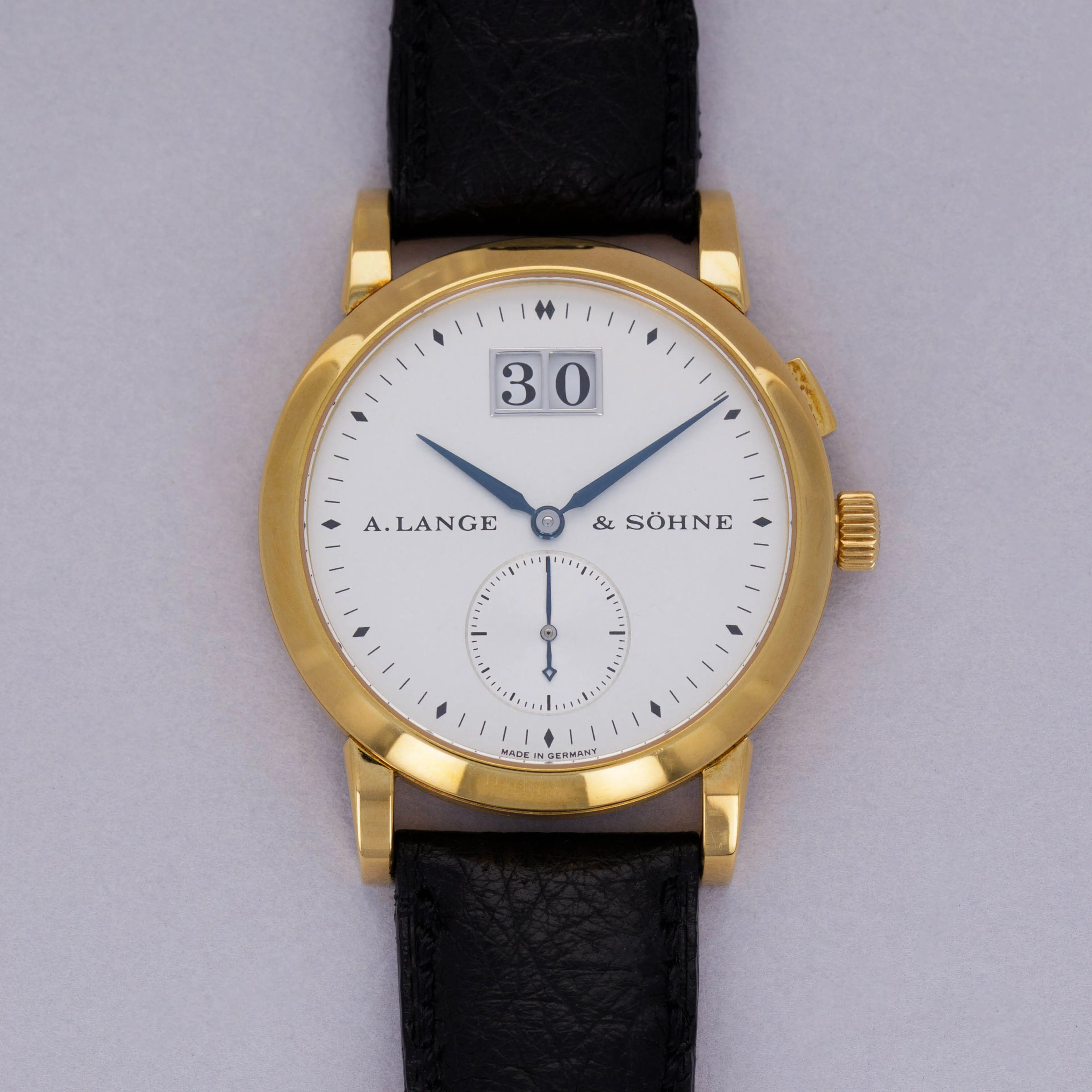 A. Lange & Söhne Saxonia 105.022 34mm 18k yellow gold Silver