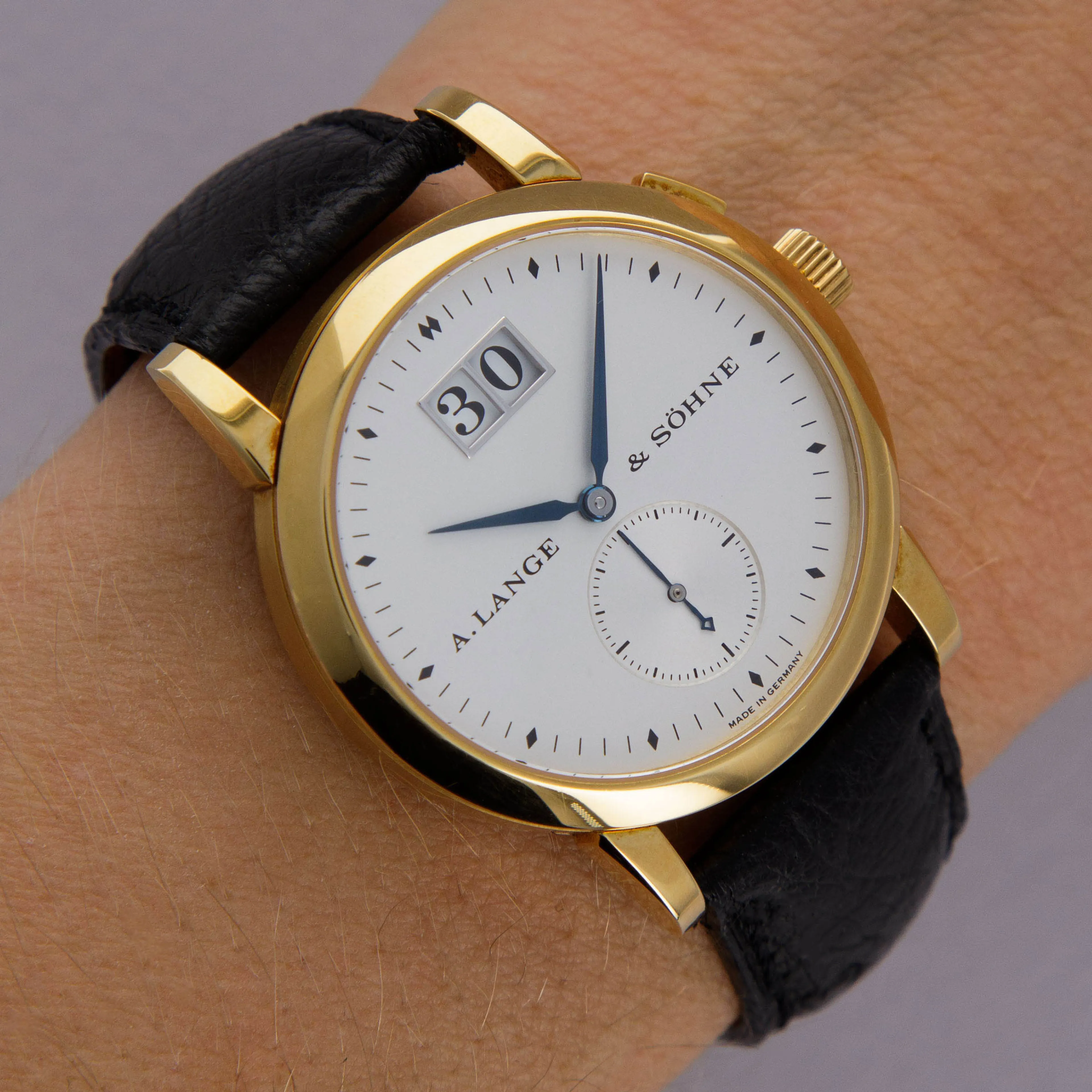 A. Lange & Söhne Saxonia 105.022 34mm 18k yellow gold Silver 19