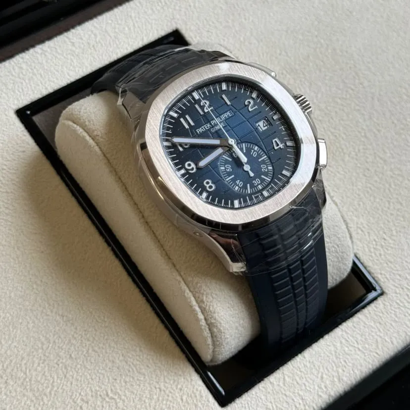 Patek Philippe Aquanaut 5968G-001 42.2mm White gold Blue