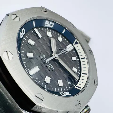 Audemars Piguet Royal Oak Offshore Diver 15720ST.OO.A009CA.01 42mm Stainless steel Gray 2