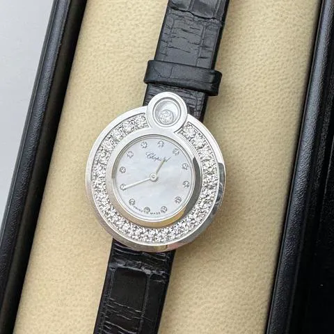 Chopard Happy Diamonds 204407-1002 30mm White gold Mother-of-pearl