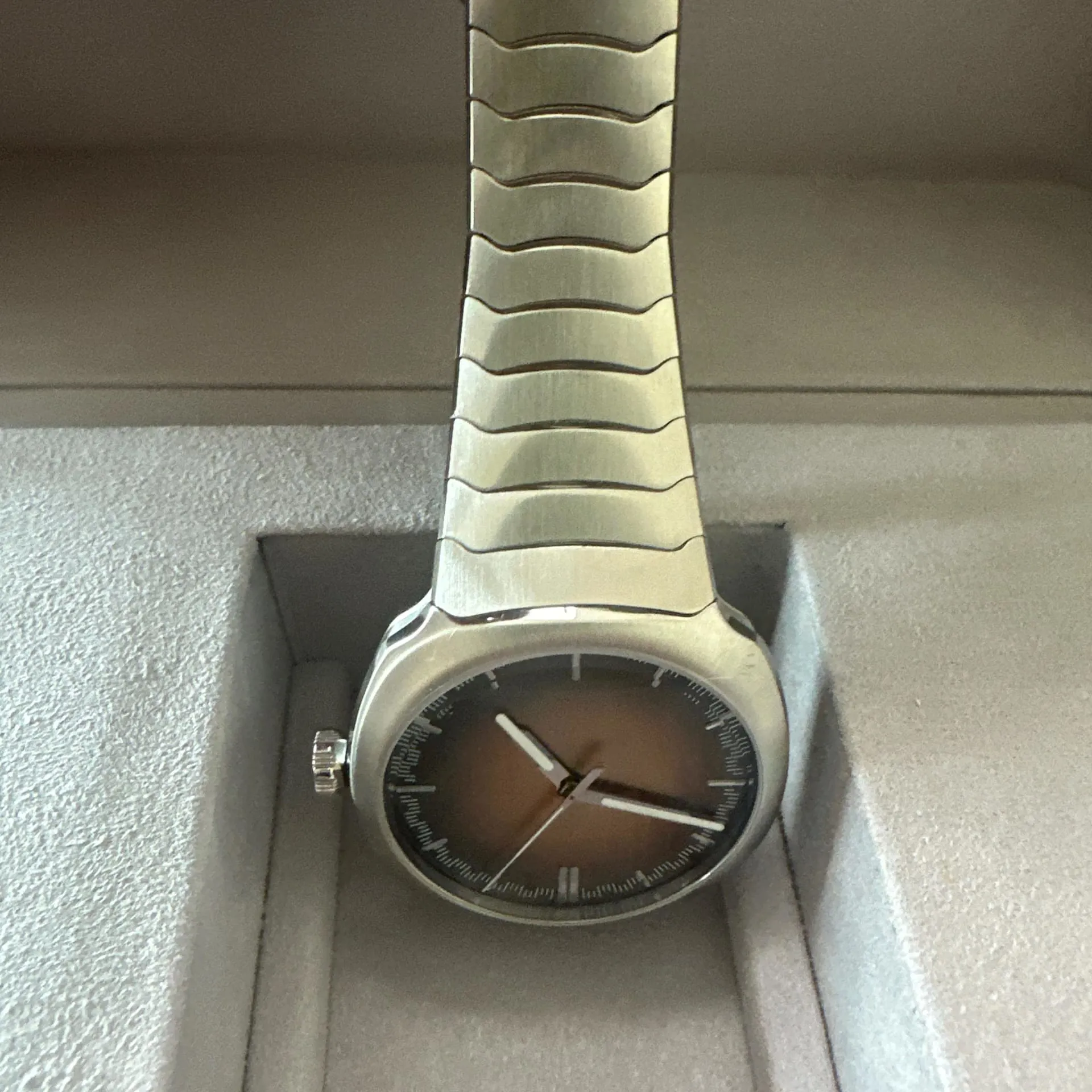 H. Moser & Cie. Streamliner Center Seconds 6200-1207 40mm Stainless steel Salmon 4