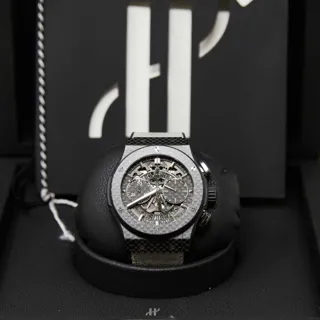 Hublot Classic Fusion 525.QX.1799.QR.BBE15 Carbon fiber Skeletonized