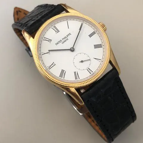 Patek Philippe Calatrava 3796 30.5mm Yellow gold White