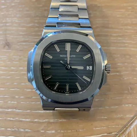 Patek Philippe Nautilus 5711/1A-001 40mm Stainless steel Blue