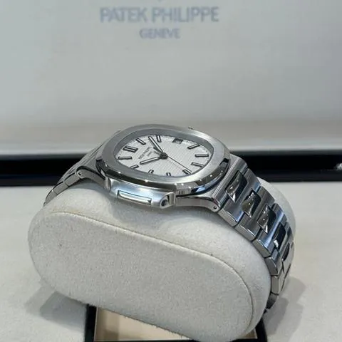 Patek Philippe Nautilus 5711/1A-011 40mm Stainless steel White 3