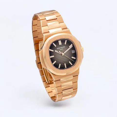 Patek Philippe Nautilus 5711/1R-001 40mm Rose gold Brown 2